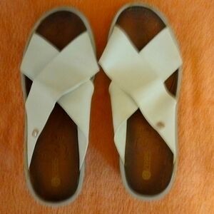 Ladies Bzees sandals, size 9M, white, gently used